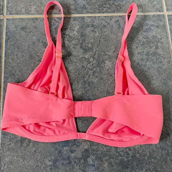 Victoria’s Secret — Plunge Bra Bright Pink 32D - Picture 2 of 5